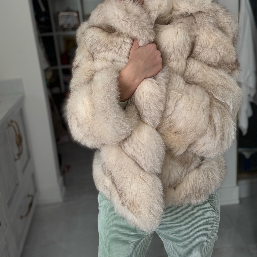 Luxurious Cream Fur Jacket - Picture 12 of 15